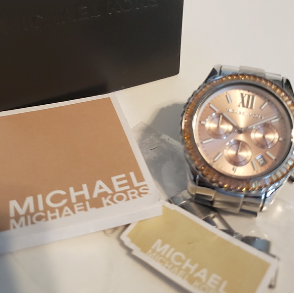 NEW Michael Kors "Everest" Watch (MK5870) - Picture 4 of 7